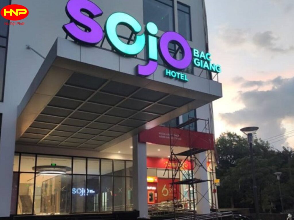 Đơn Vị Thi Công Bộ Chữ Nóc Tòa Nhà