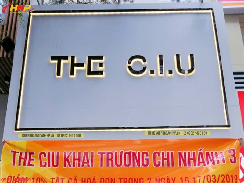 Đơn Vị Thi Công Biển Quảng Cáo Thời Trang