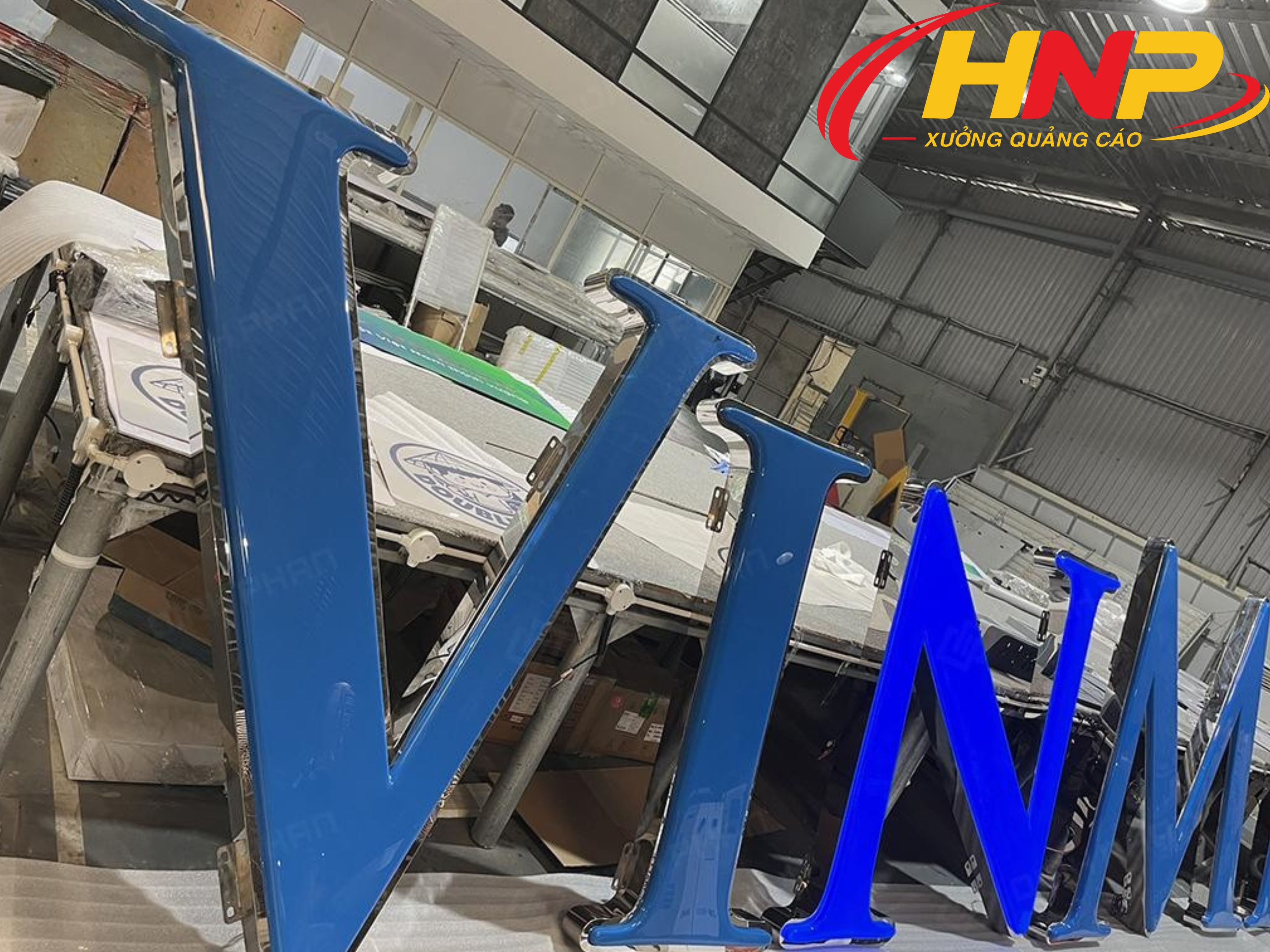 Đơn Vị Thi Công Bộ Chữ Nóc Tòa Nhà Giá Rẻ