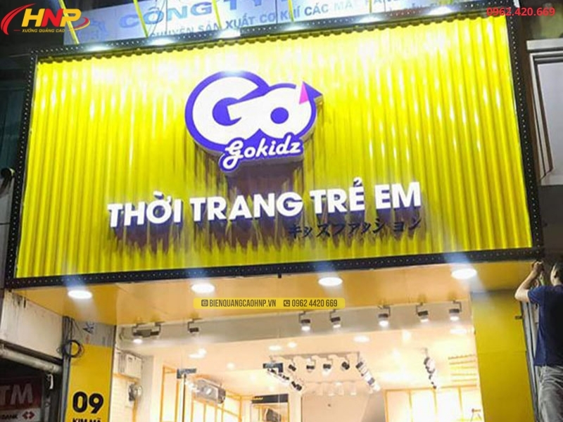 Làm Biển Quảng Cáo Thời Trang Giá Rẻ
