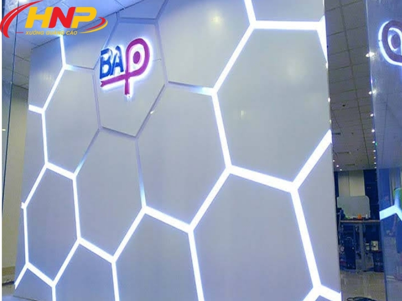 backdrop lễ tân alu