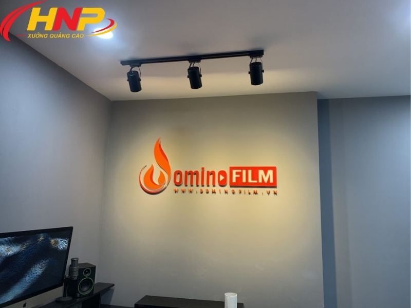 Backdrop logo mica nổi