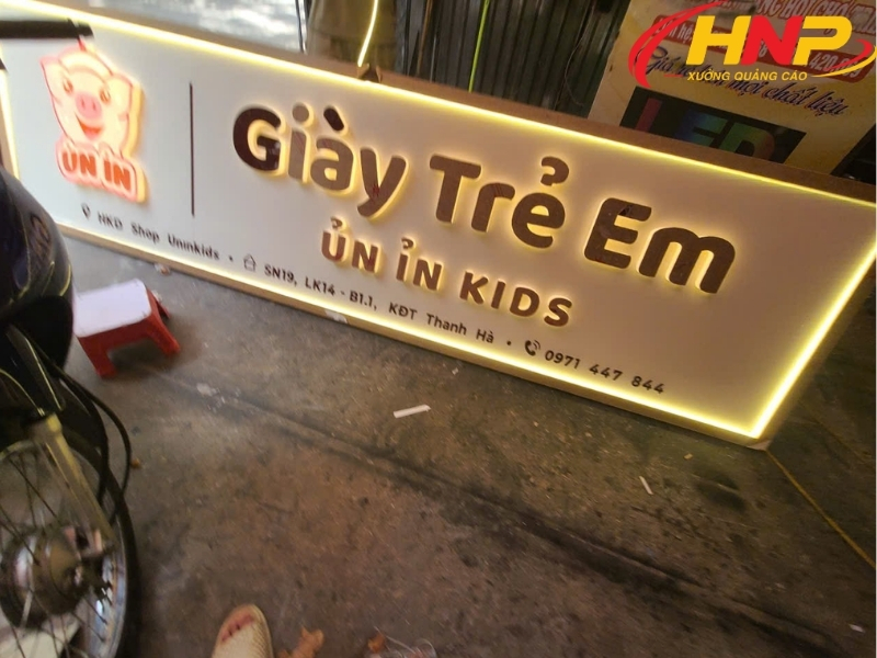 biển alu chữ nổi cửa hàng trẻ em