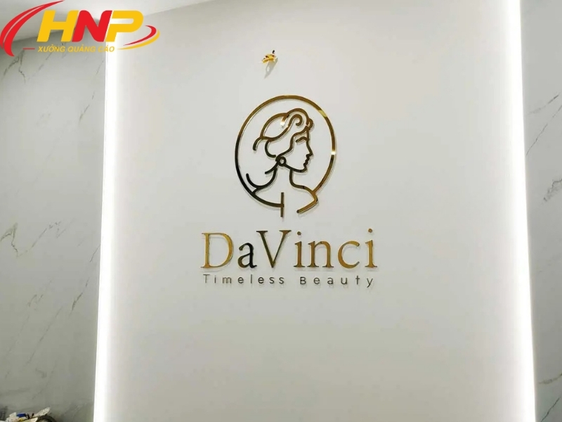 backdrop lễ tân inox