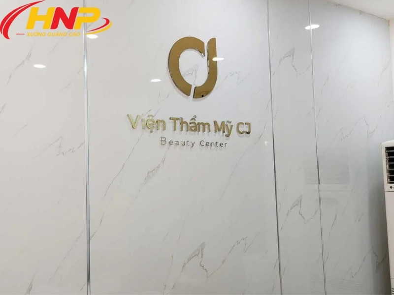 backdrop lễ tân inox