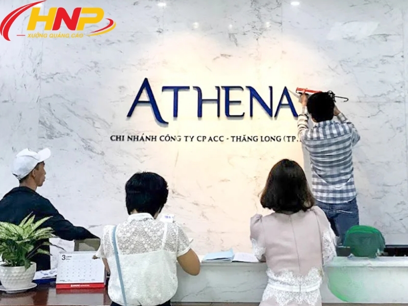 backdrop logo nổi quầy lễ tân